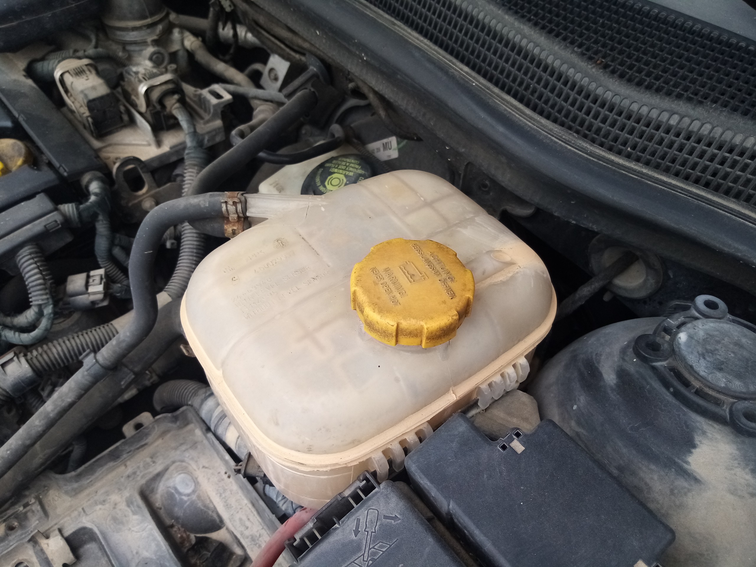 Coolant reservoir