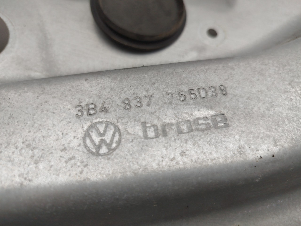 Lève-vitre avant gauche VOLKSWAGEN Passat (3B3) Imagem-2