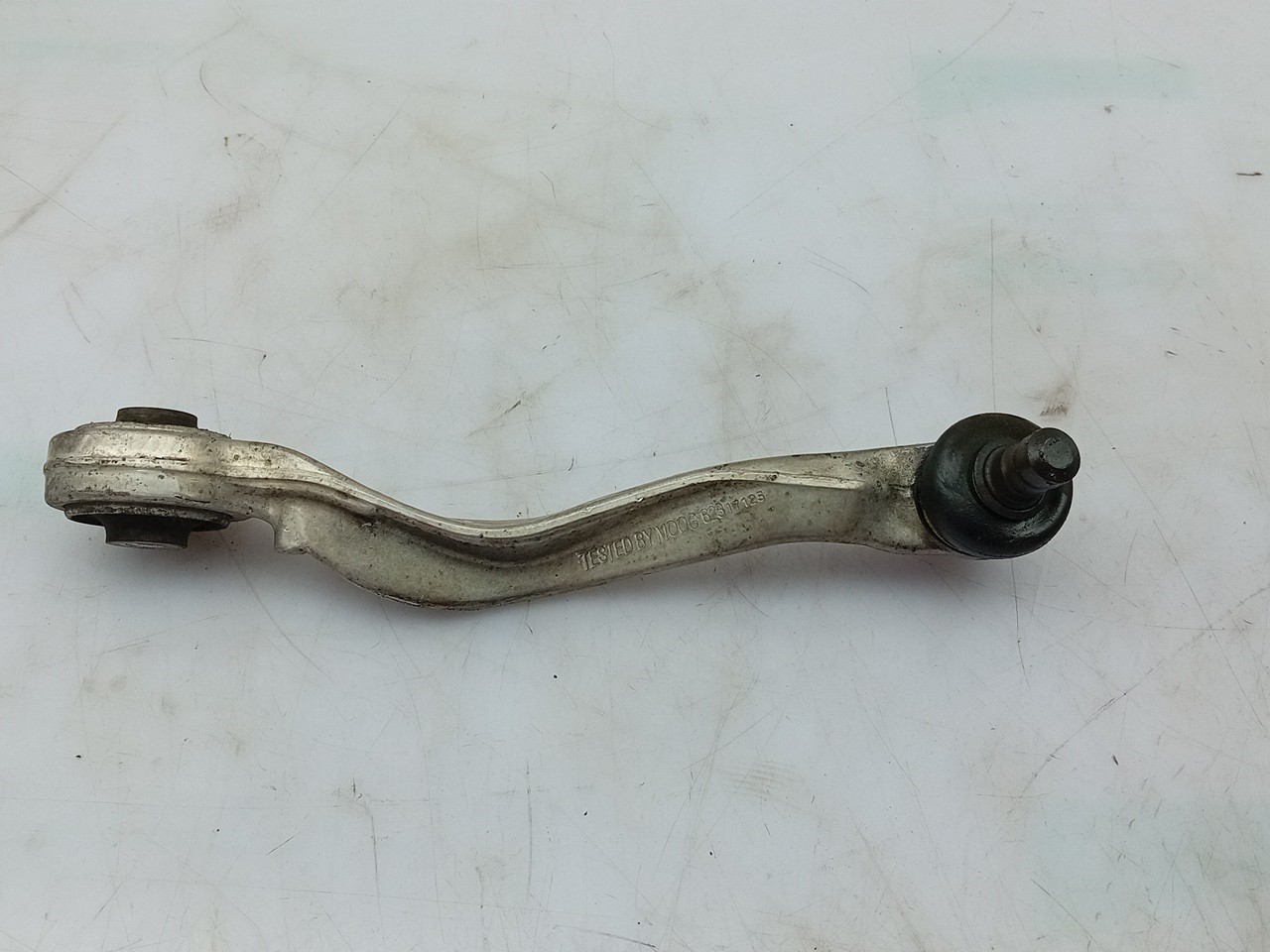 Brazo suspensión delantero izquierdo VOLKSWAGEN Passat (3B3) Imagem-1