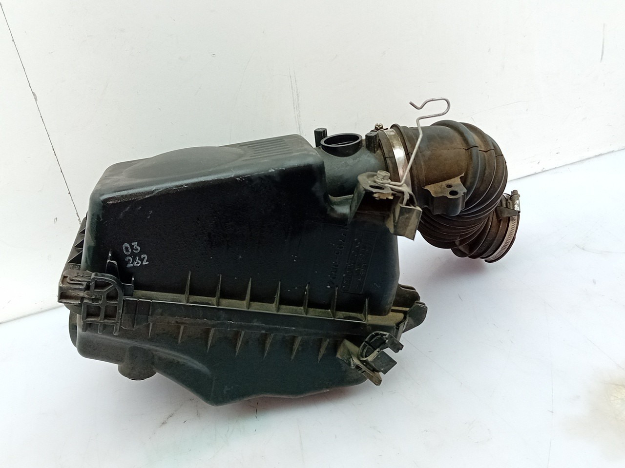 Air filter box TOYOTA Avensis Sedan (_T22_) Imagem-1