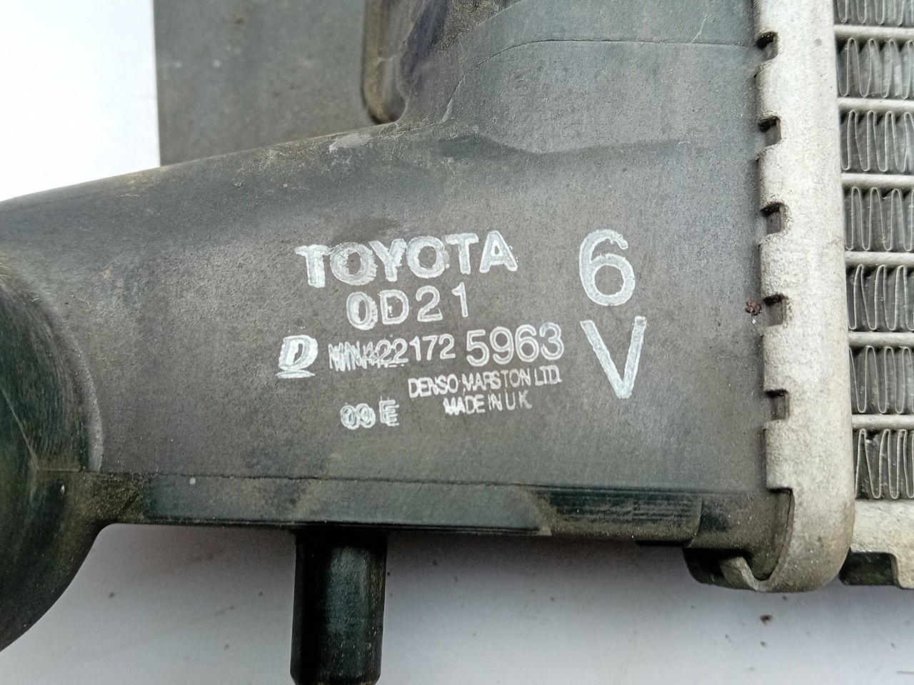 Water radiator TOYOTA Avensis Sedan (_T22_) Imagem-2