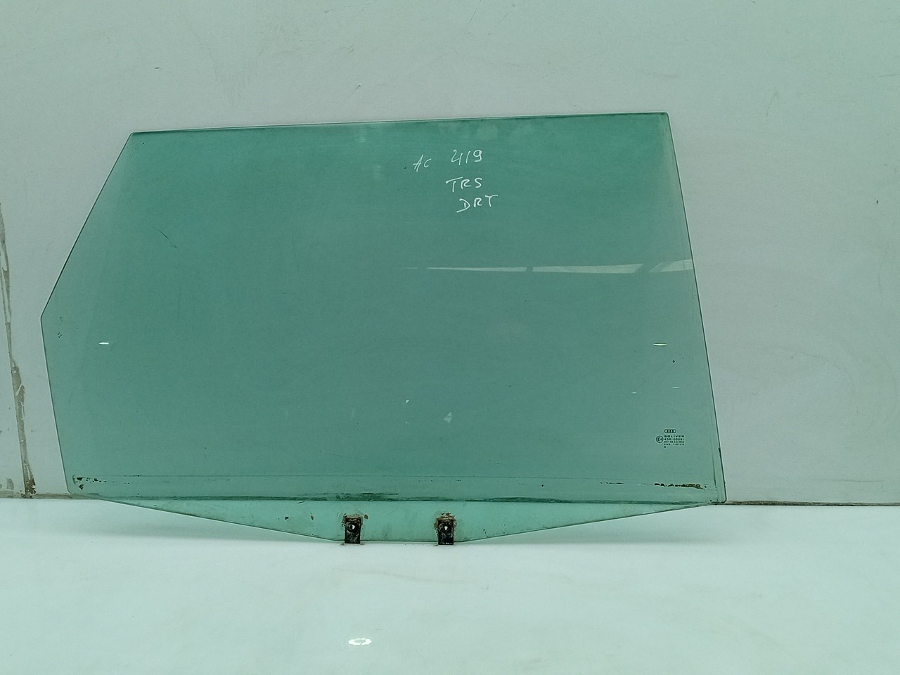 Right rear door glass