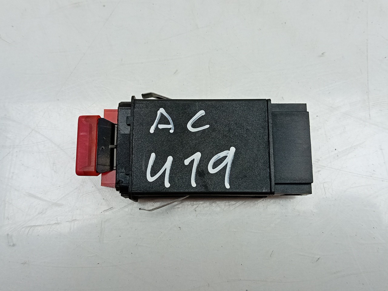 Botão / interruptor 4 piscas AUDI A6 Avant (4B5, C5) Imagem-1