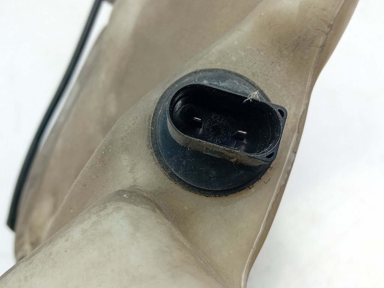 Windshield washer tank AUDI A6 Avant (4B5, C5) Imagem-3