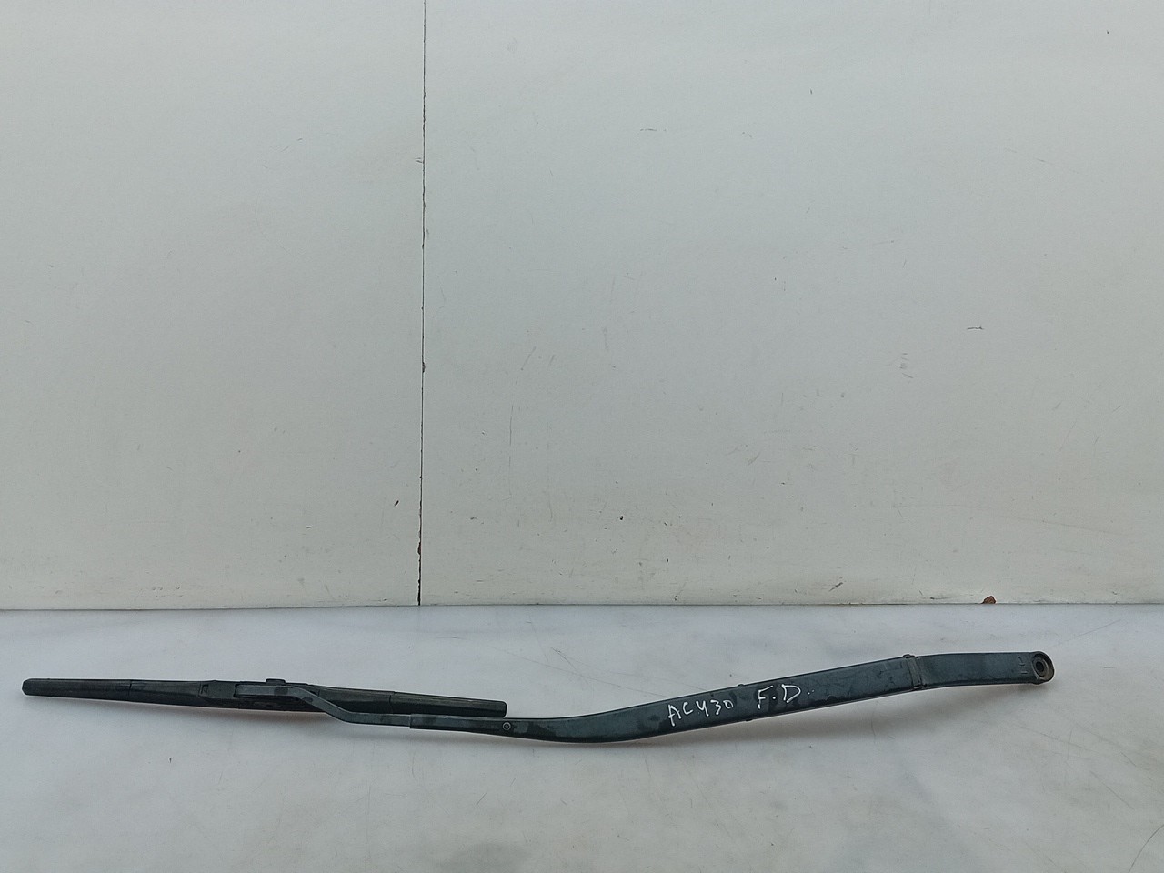 Windscreen wiper arm Right front