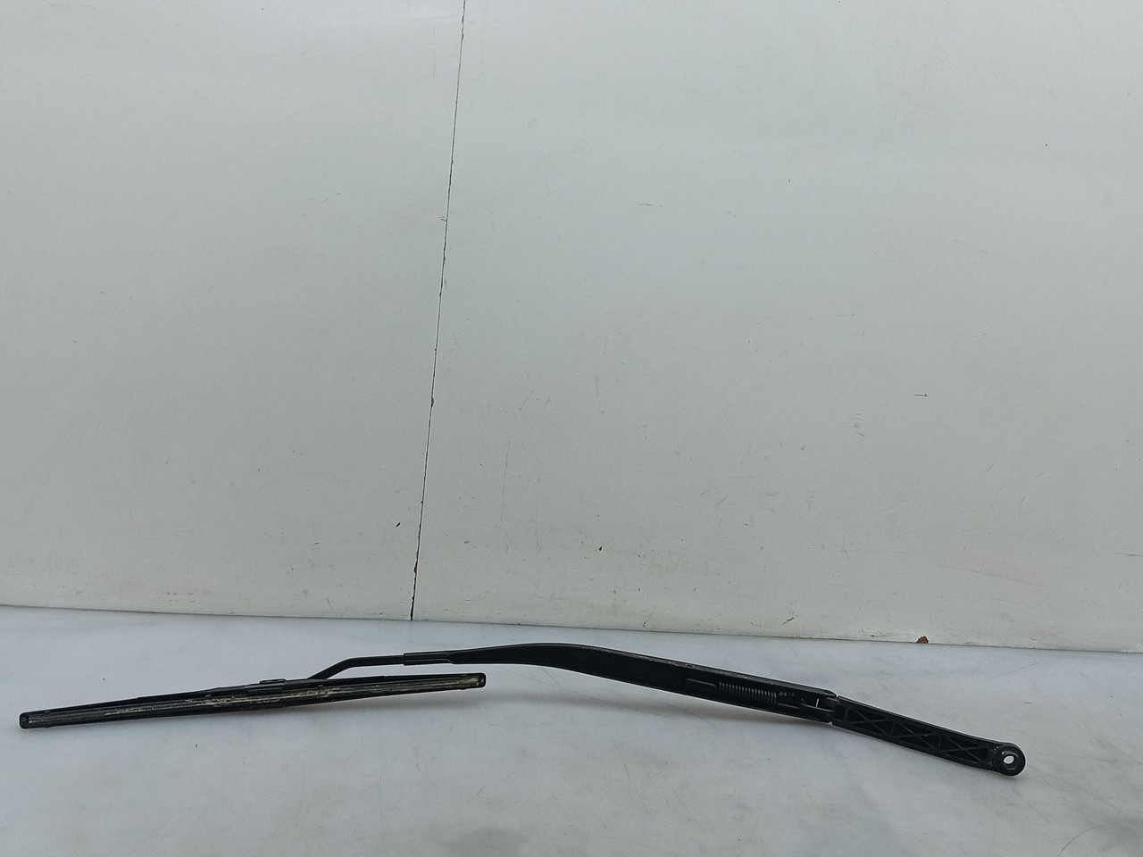 Windscreen wiper arm Right front RENAULT Latitude (L70_) Imagem-1