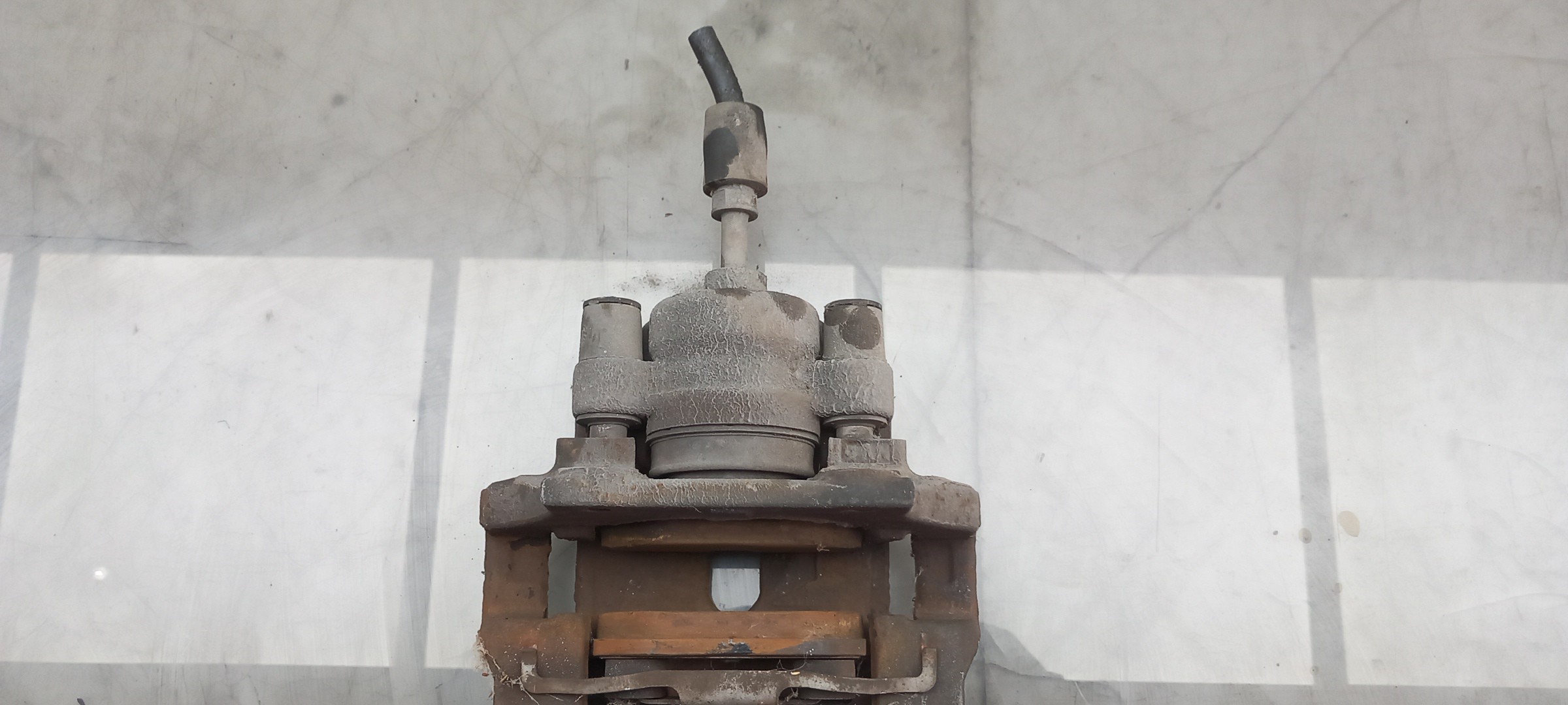 Pinza de freno Trasero Derecho BMW 1 (E81) Imagem-2