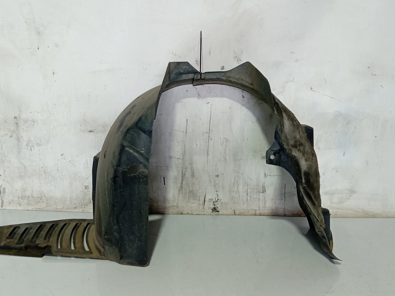 Front wheel arch right PEUGEOT 407 (6D_) Imagem-1