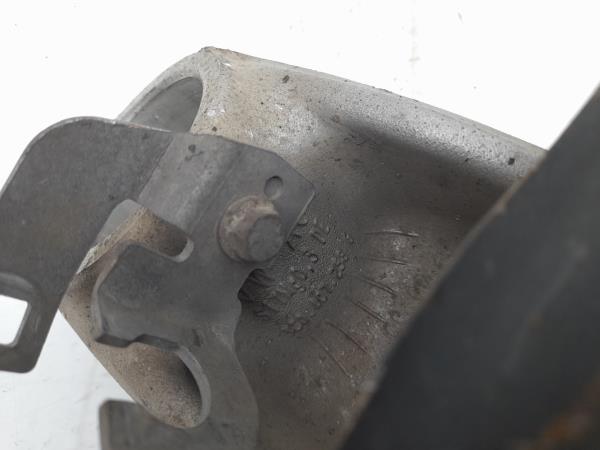 Right front steering knuckle VOLKSWAGEN Passat (3C2) Imagem-3