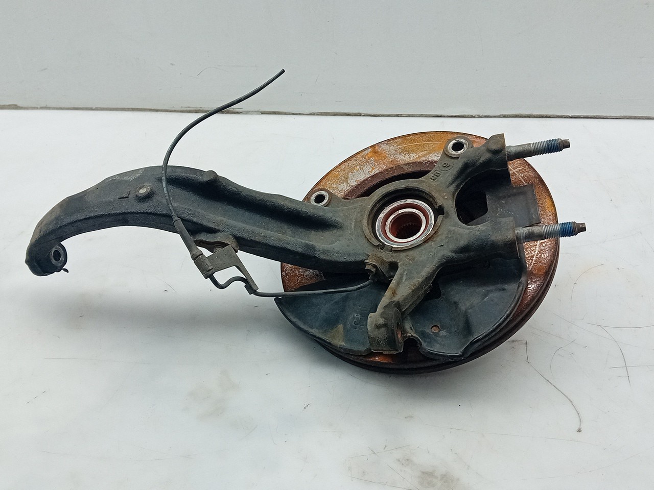 Left front steering knuckle MAZDA 6 Sedan (GH) Imagem-1