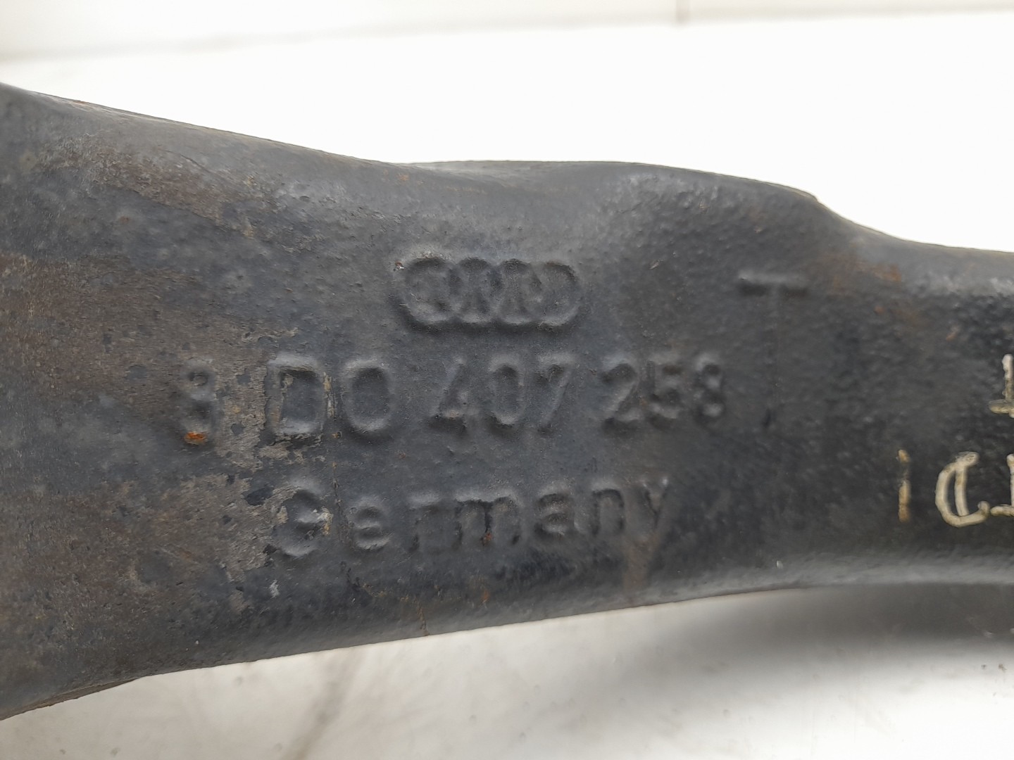 Fusée avant Droite AUDI A4 (8D2, B5) Imagem-3