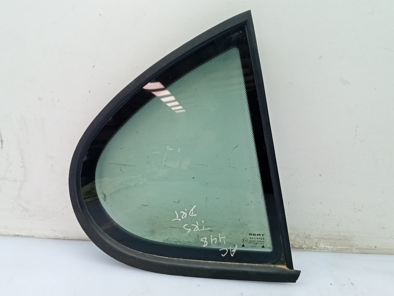 Vidrio triangular puerta Trasero Derecho