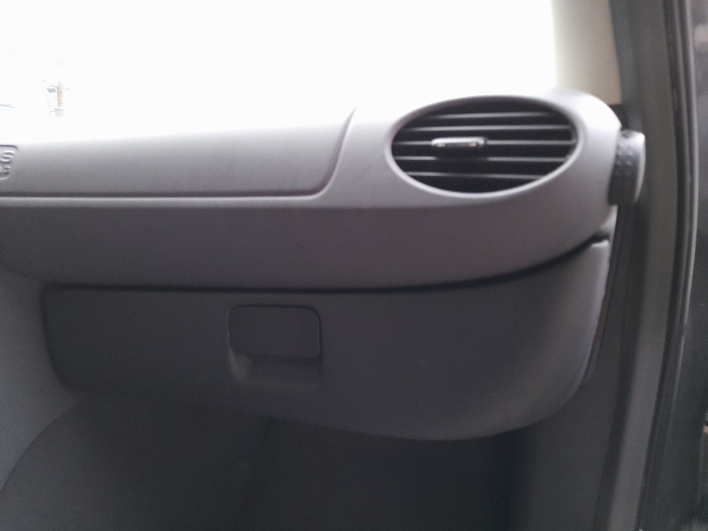 Glove Box / Compartment