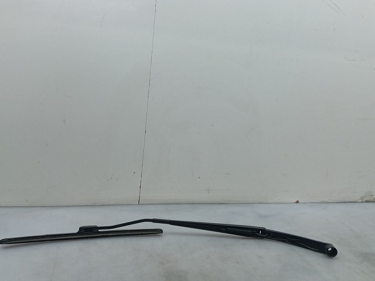 Haste / braço de escova limpa vidros frente direita NISSAN Qashqai II (J11) Imagem-1
