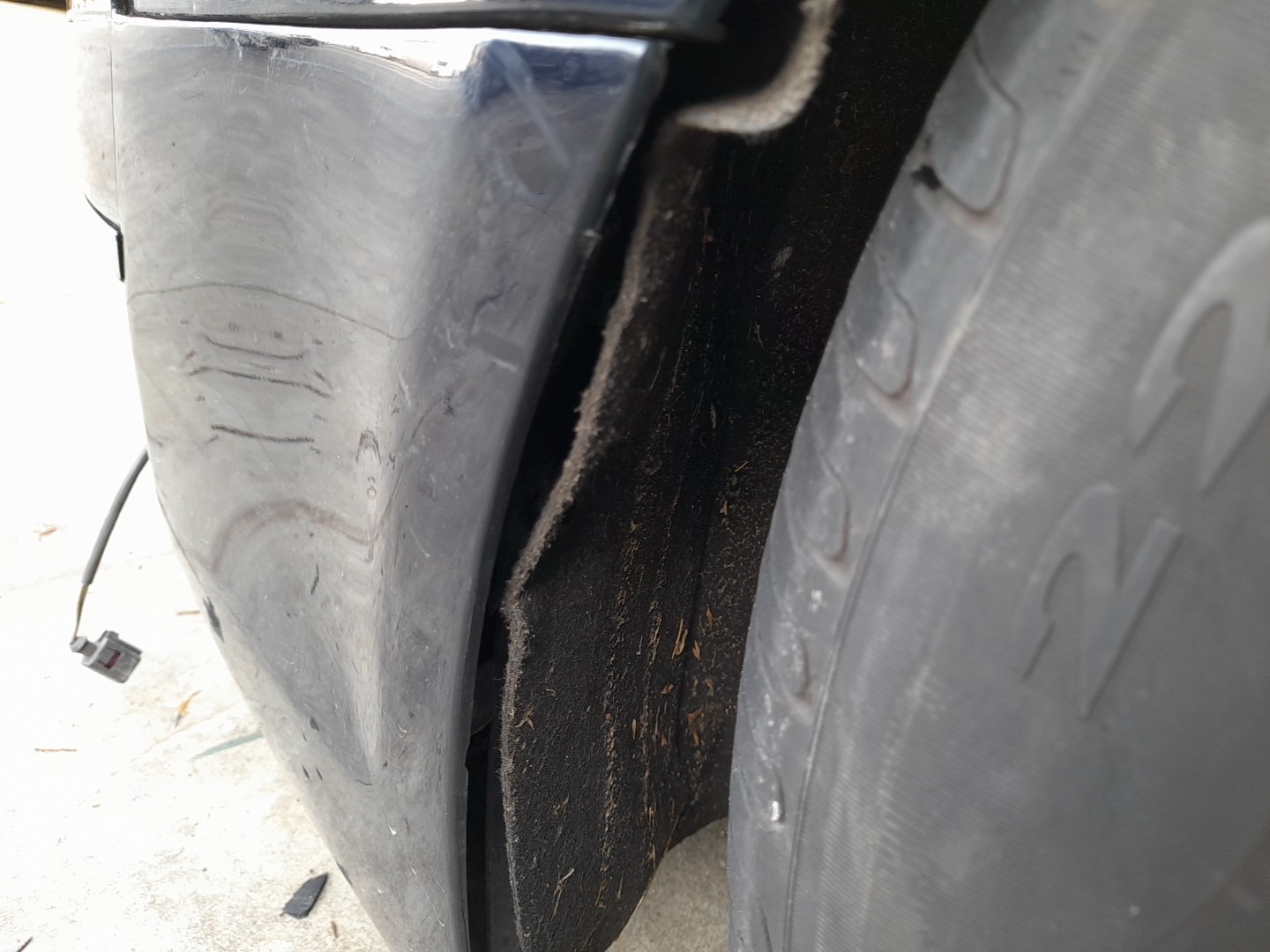 Front wheel arch left
