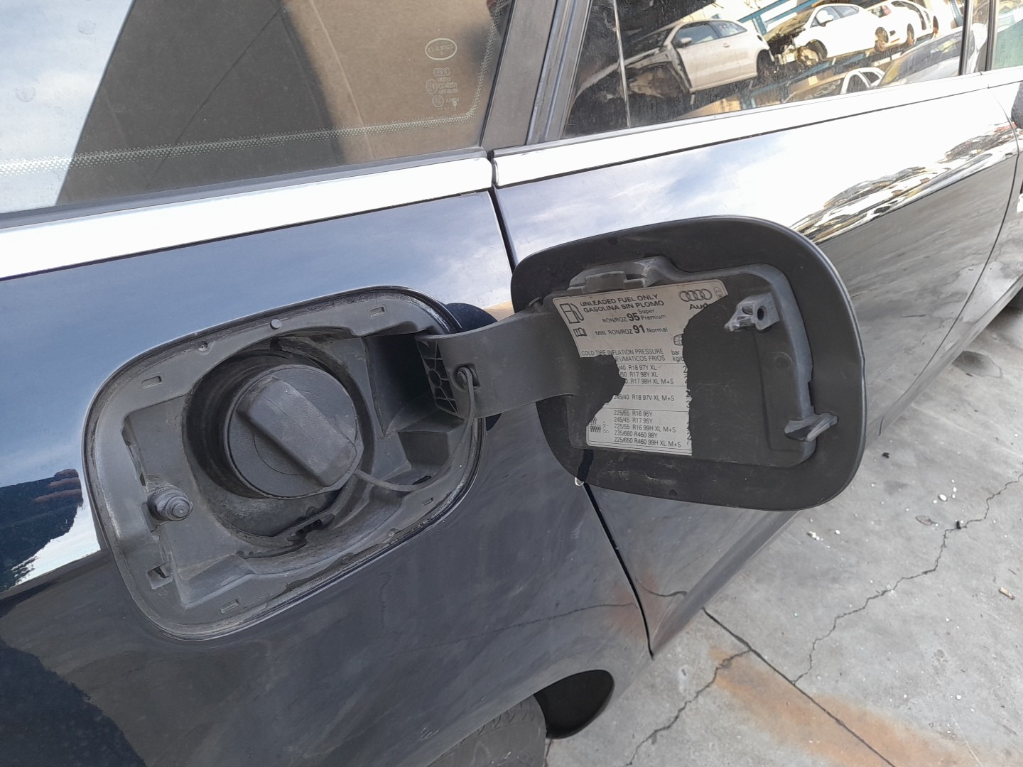 Bouchon/Volet De Trappe De Réservoir à Carburant  AUDI A6 (4F2, C6) Imagem-1