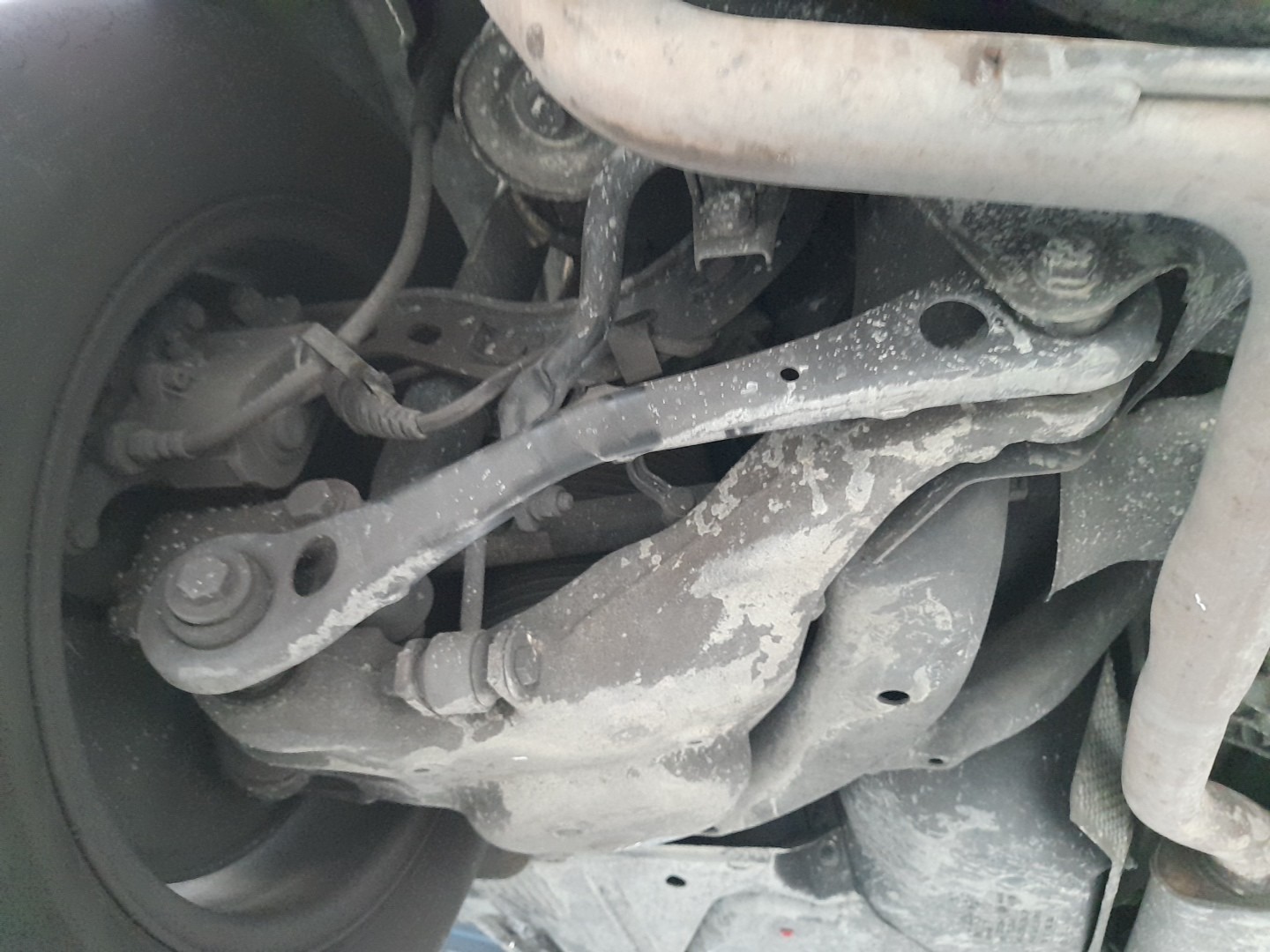 Left front suspension arm