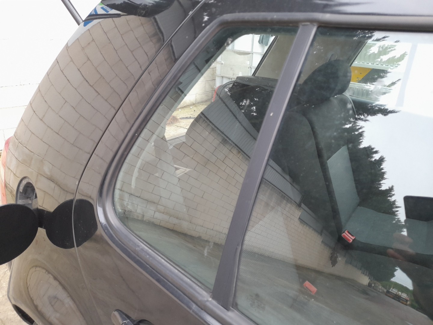 Vitre triangulaire arrière Droite VOLKSWAGEN Golf IV (1J1) Imagem-1