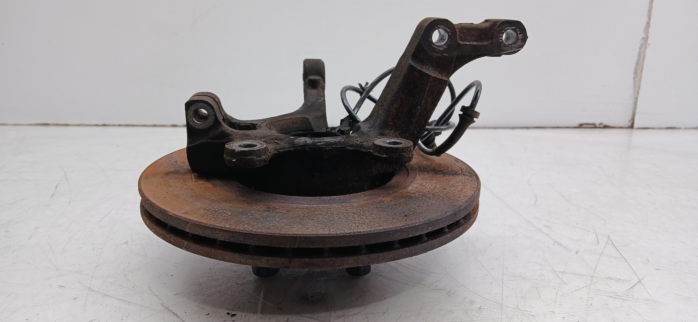 Left front steering knuckle NISSAN Micra III (K12) Imagem-2