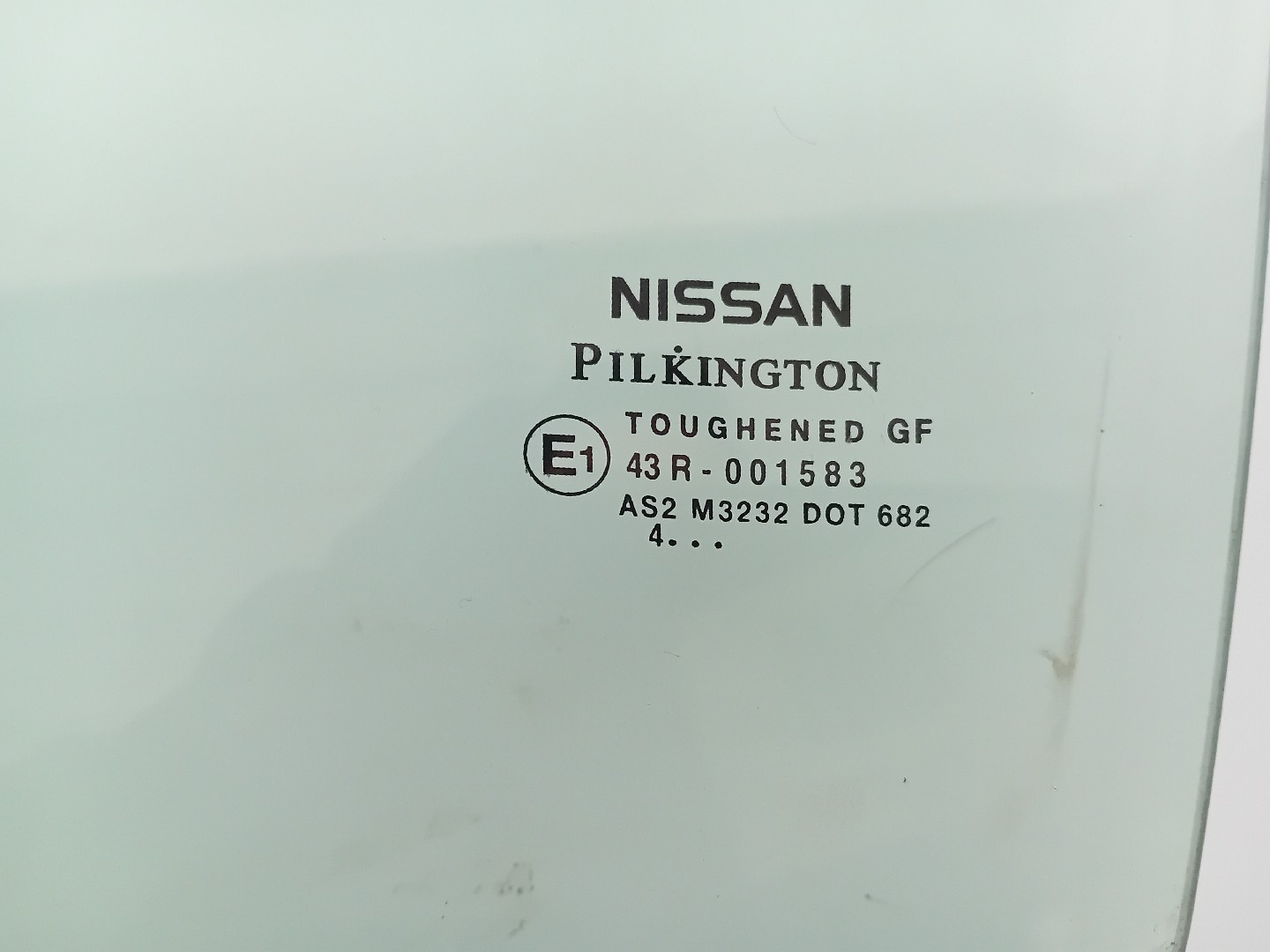 Vitre porte avant gauche NISSAN Micra III (K12) Imagem-1