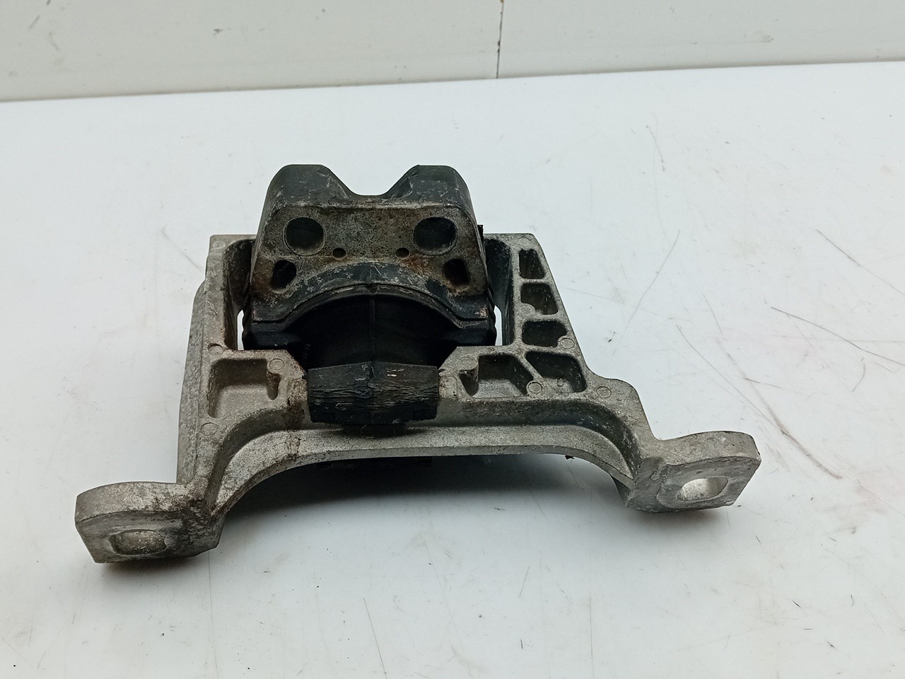 Engine Mount VOLVO V40 Hatchback Imagem-1