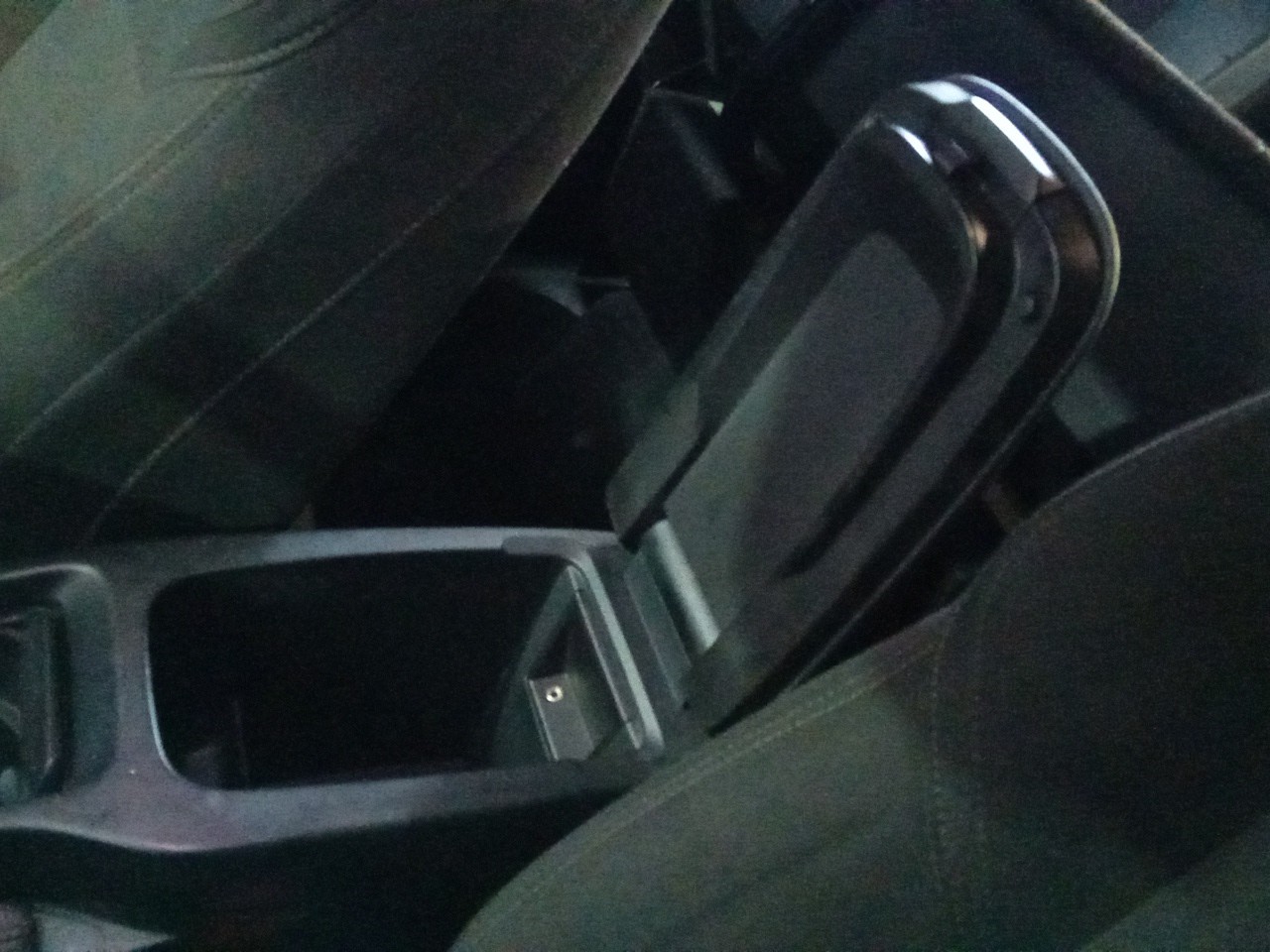 Armrest VOLVO V40 Hatchback Imagem-1