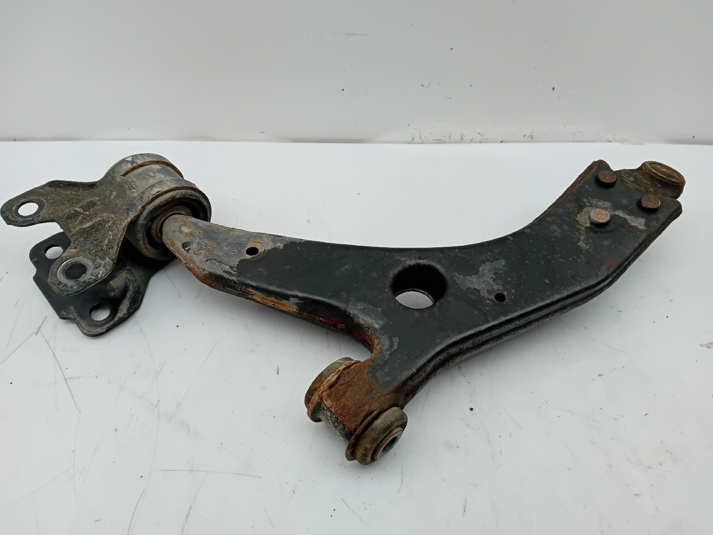 Bras de suspension Avant Droite VOLVO V40 Hatchback Imagem-1