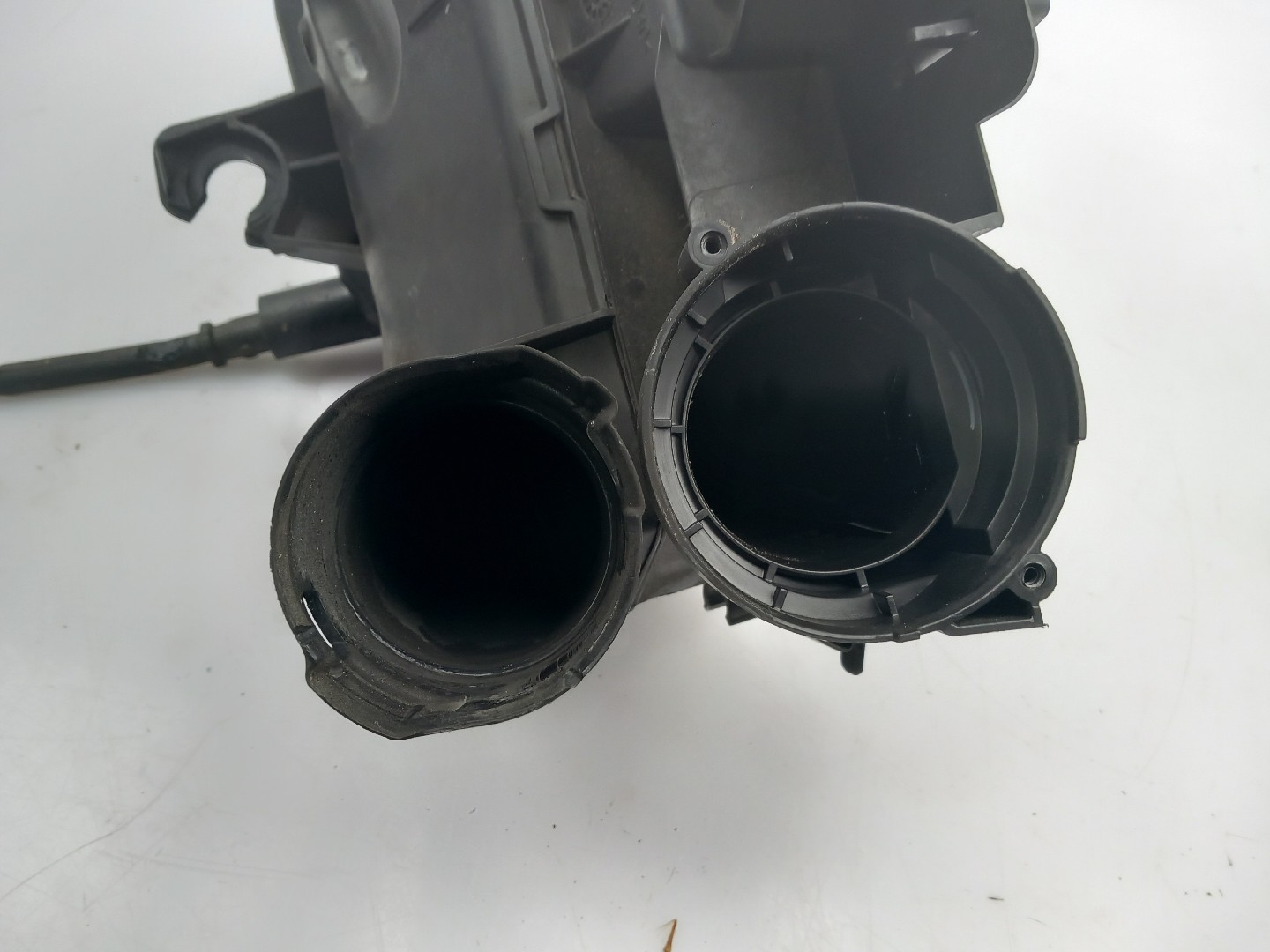Air filter box PEUGEOT 208 Imagem-2
