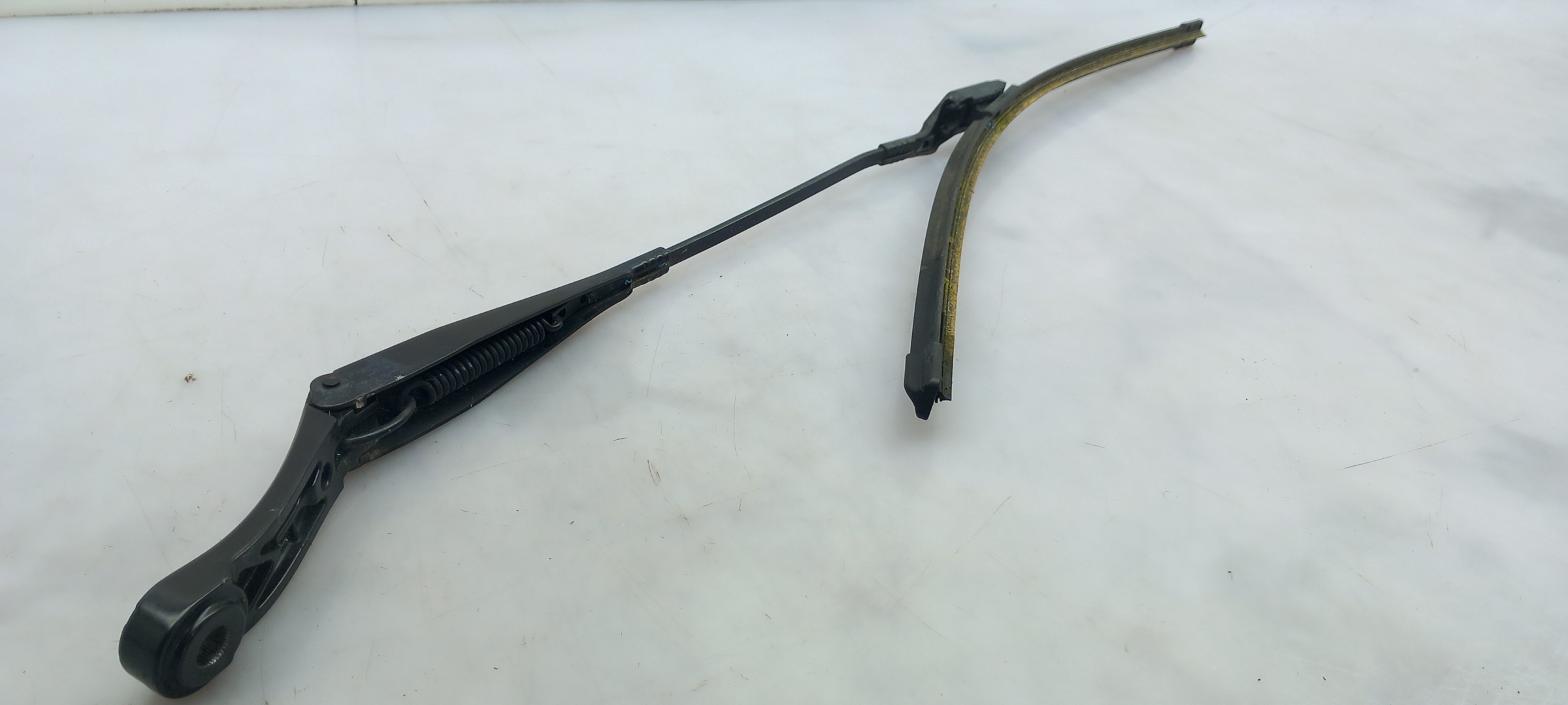 Windscreen wiper arm Right front PEUGEOT 308 II Imagem-1