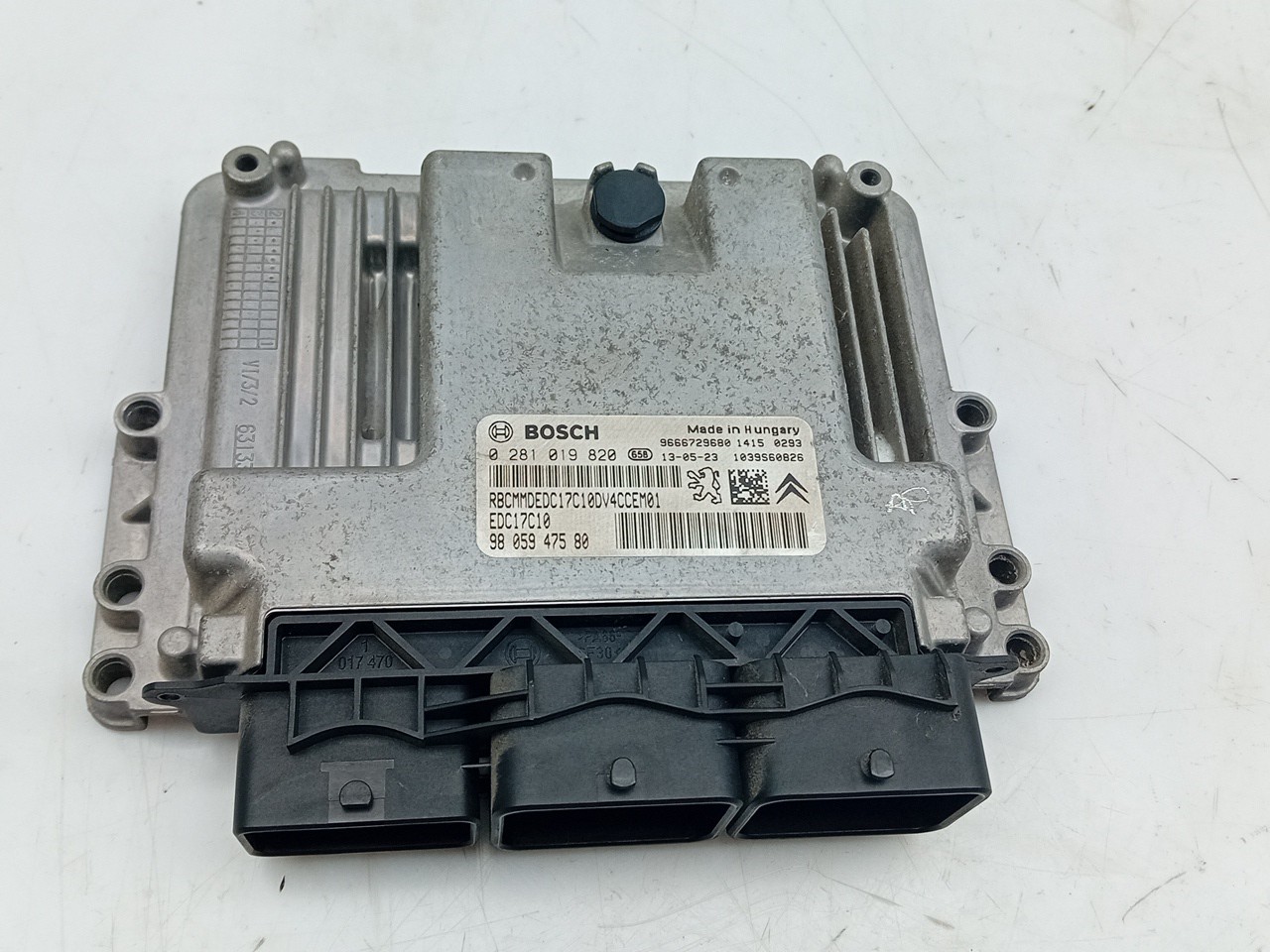 Centralita motor / ECU PEUGEOT 208 Imagem-1