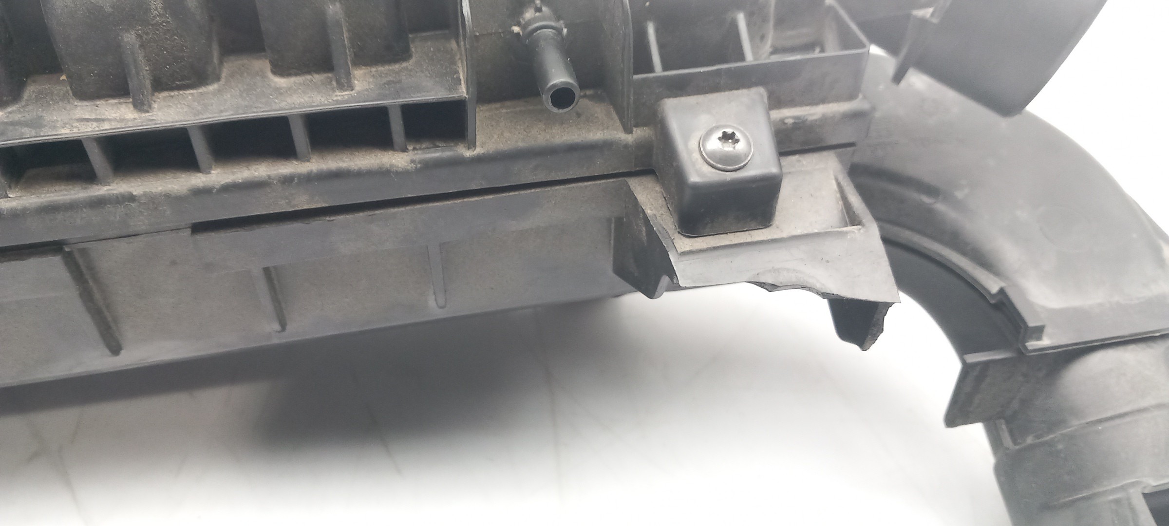 Air filter box PEUGEOT 308 II Imagem-2