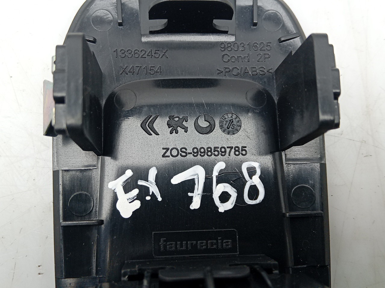 Mando / interruptor elevalunas delantero izquierdo PEUGEOT 308 II Imagem-3