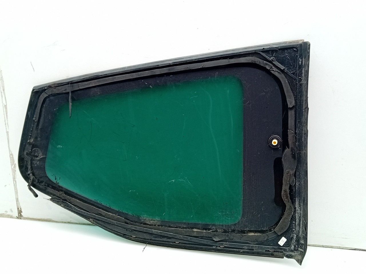 Left rear quarter glass PEUGEOT 5008 I (0U_, 0E_) Imagem-1