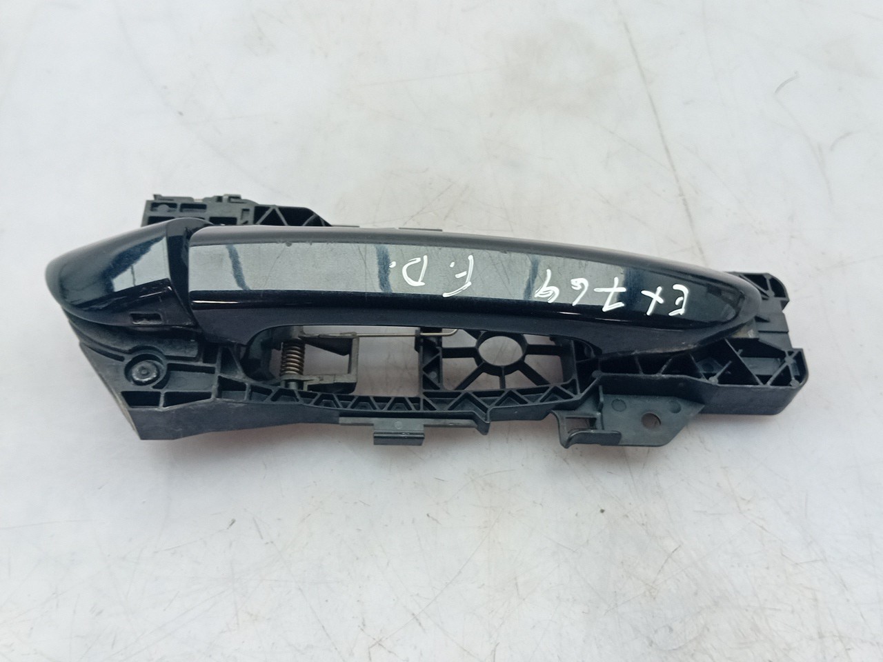 Poignée de porte avant Droite
