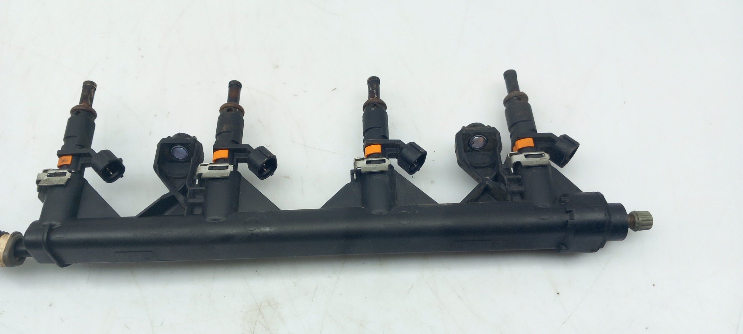 Fuel rail PEUGEOT 2008 I (CU_) Imagem-2