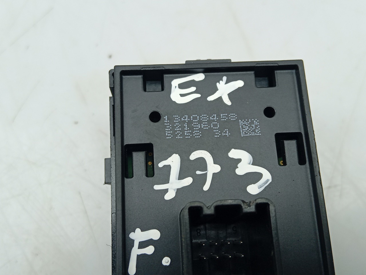 Mando / interruptor elevalunas delantero izquierdo OPEL Astra K Imagem-3