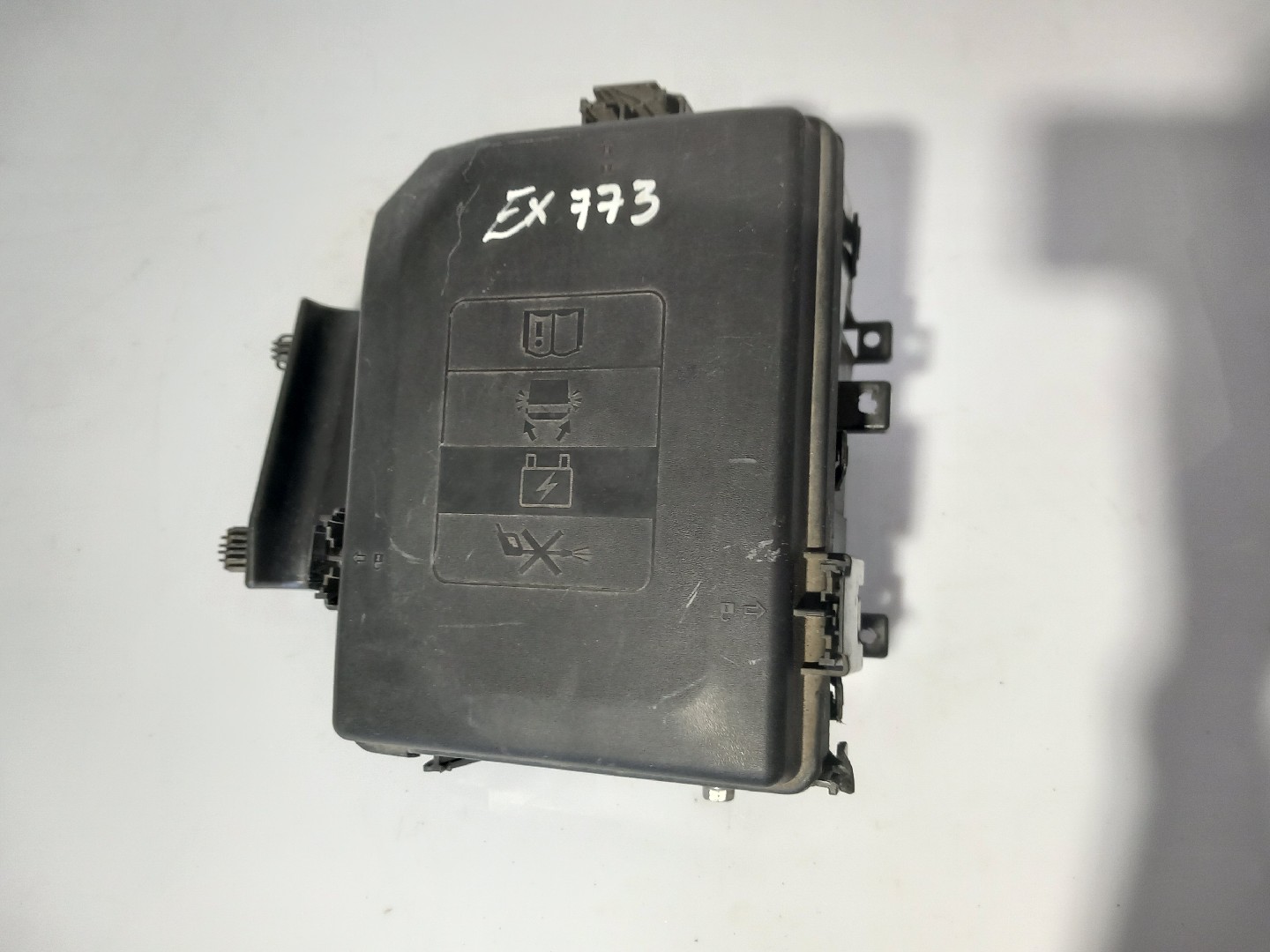 Caixa fusíveis / SAM / BSI OPEL Astra K Imagem-1