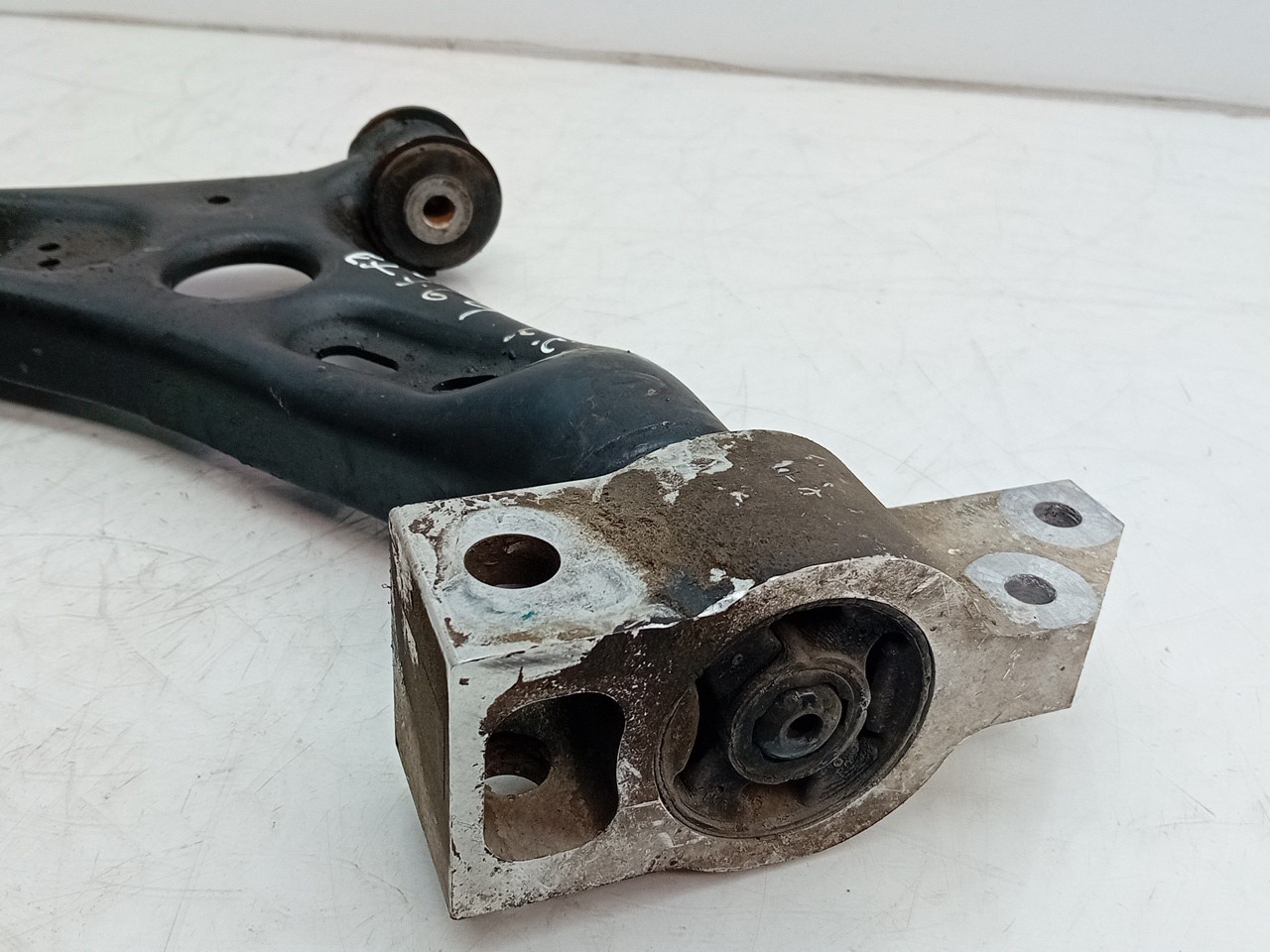 Left front suspension arm VOLKSWAGEN Passat Variant (365) Imagem-1