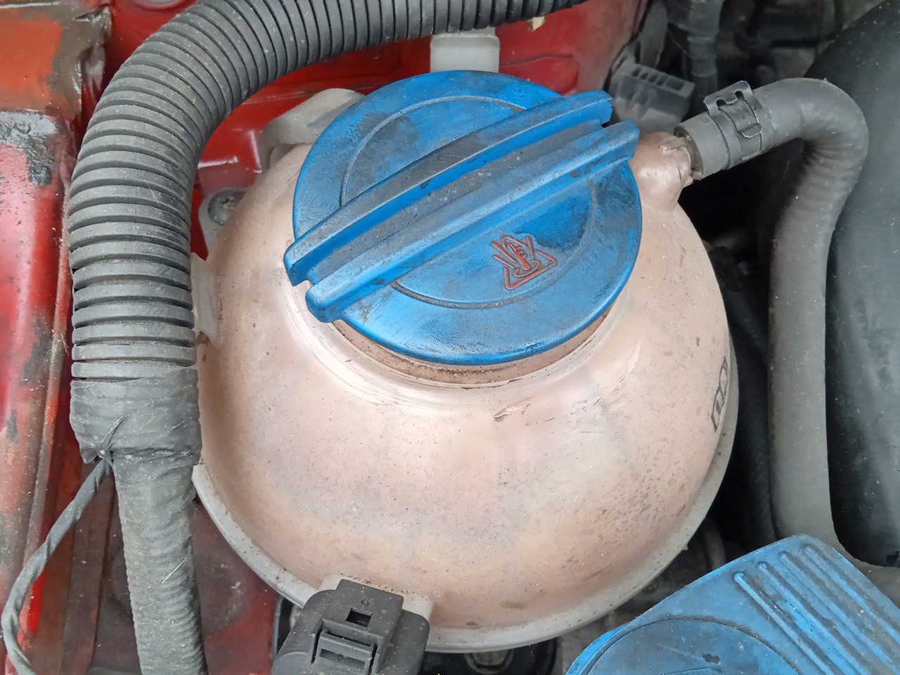 Coolant reservoir
