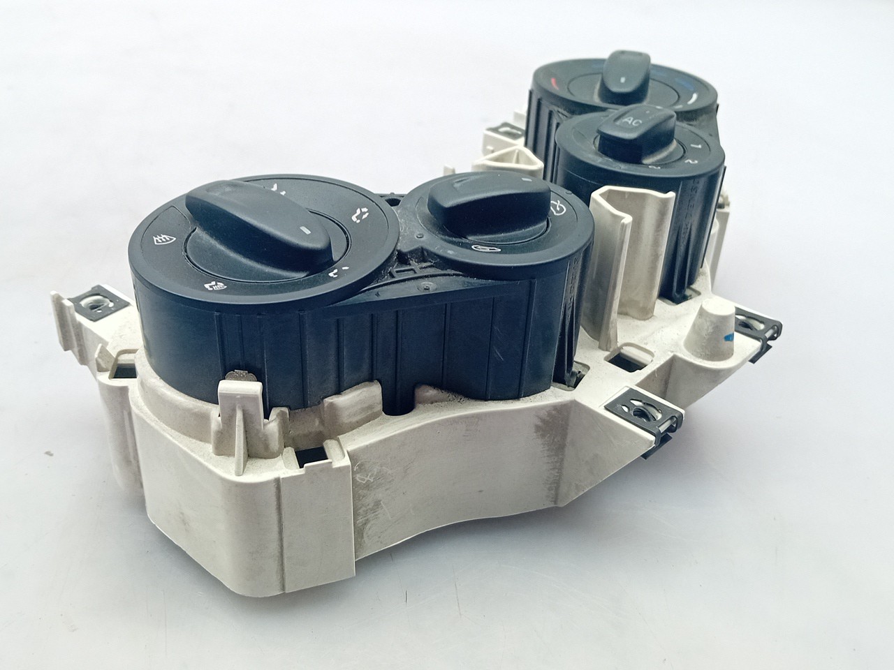 Botão / interruptor do AC FORD Ka (RU8) Imagem-2