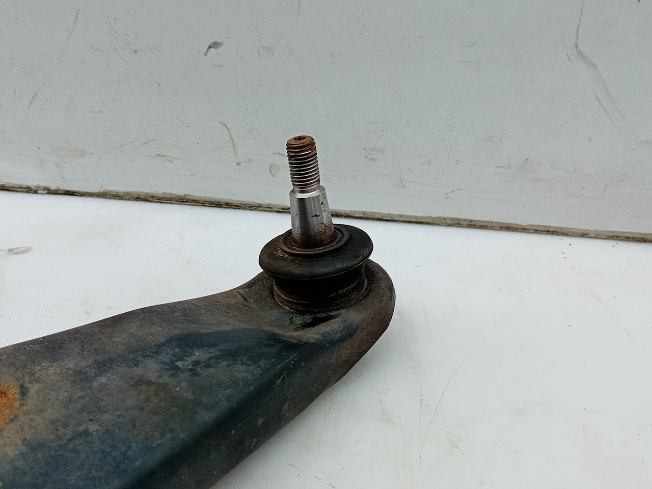 Braço de suspensão frente esquerdo MITSUBISHI Colt VI (Z3_A, Z2_A) Imagem-2