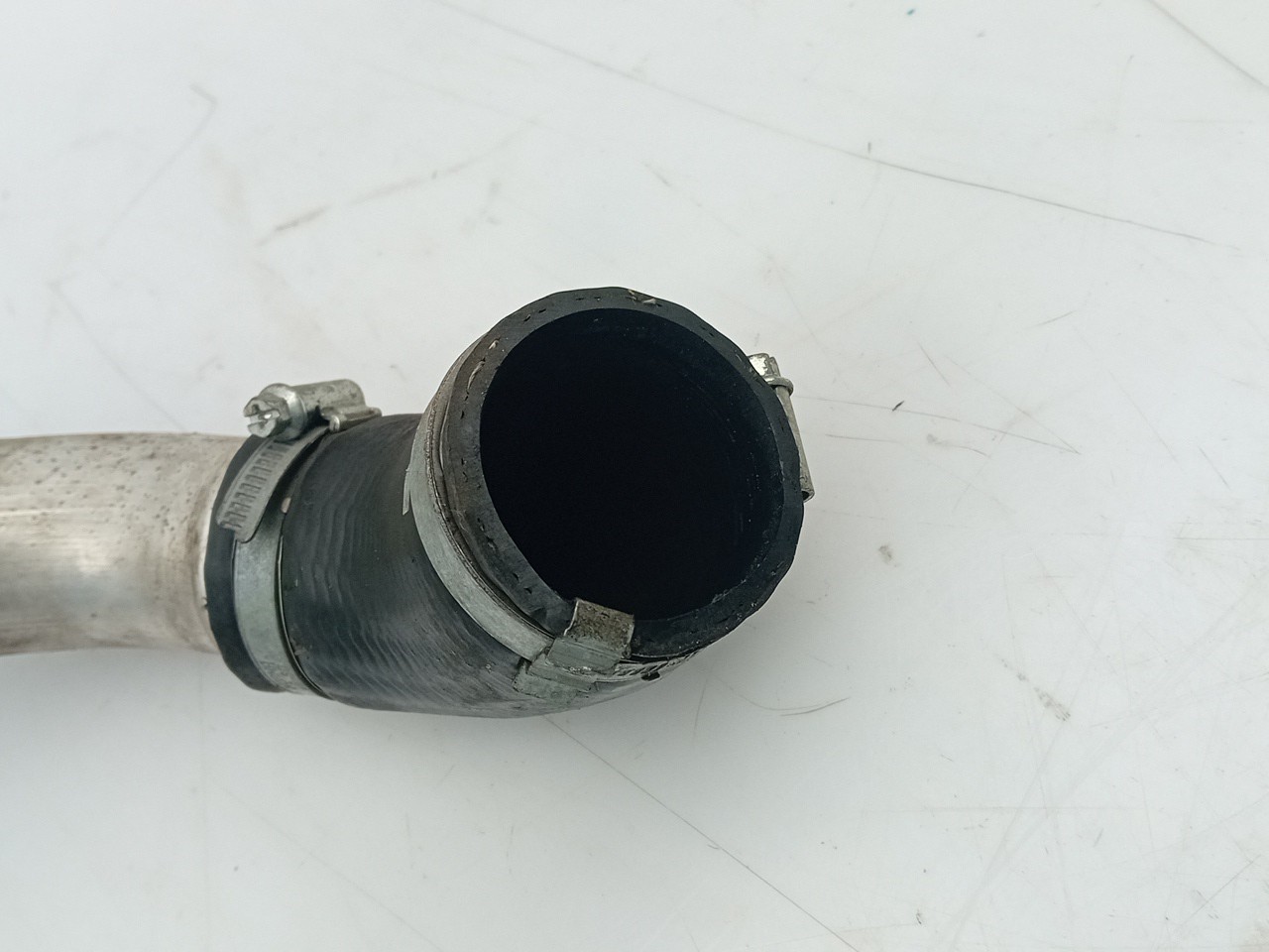 Intercooler pipe VOLVO V40 Hatchback Imagem-2