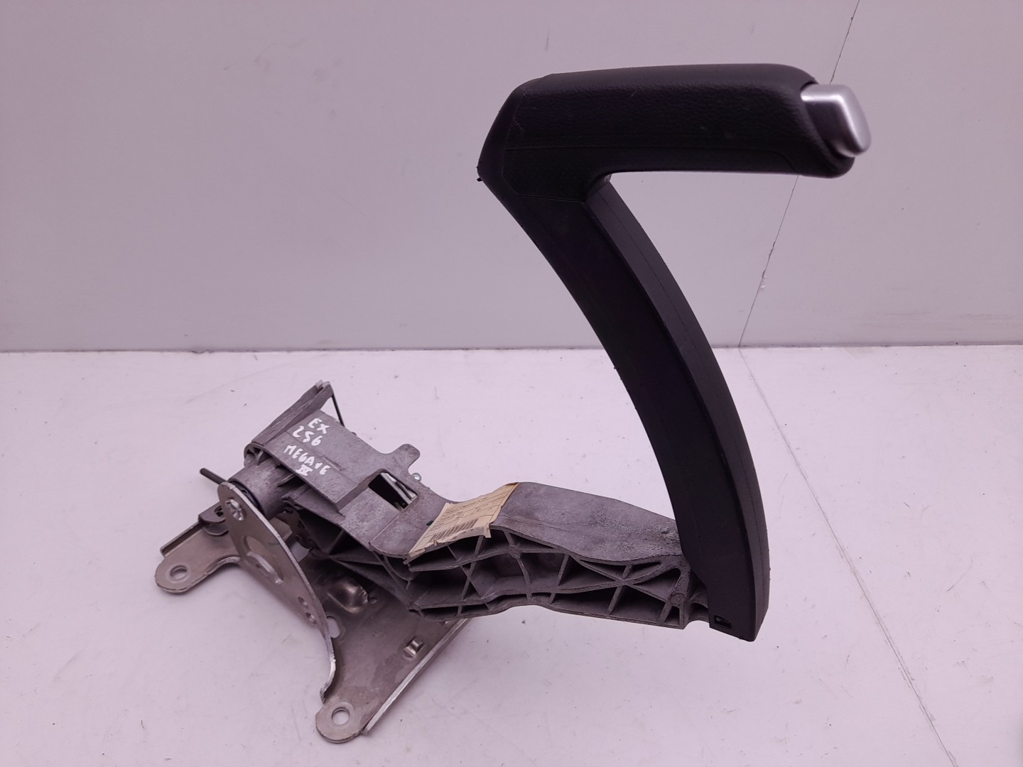 Hand brake / parking brake RENAULT Megane IV Grandtour (K9A/M_) Imagem-1