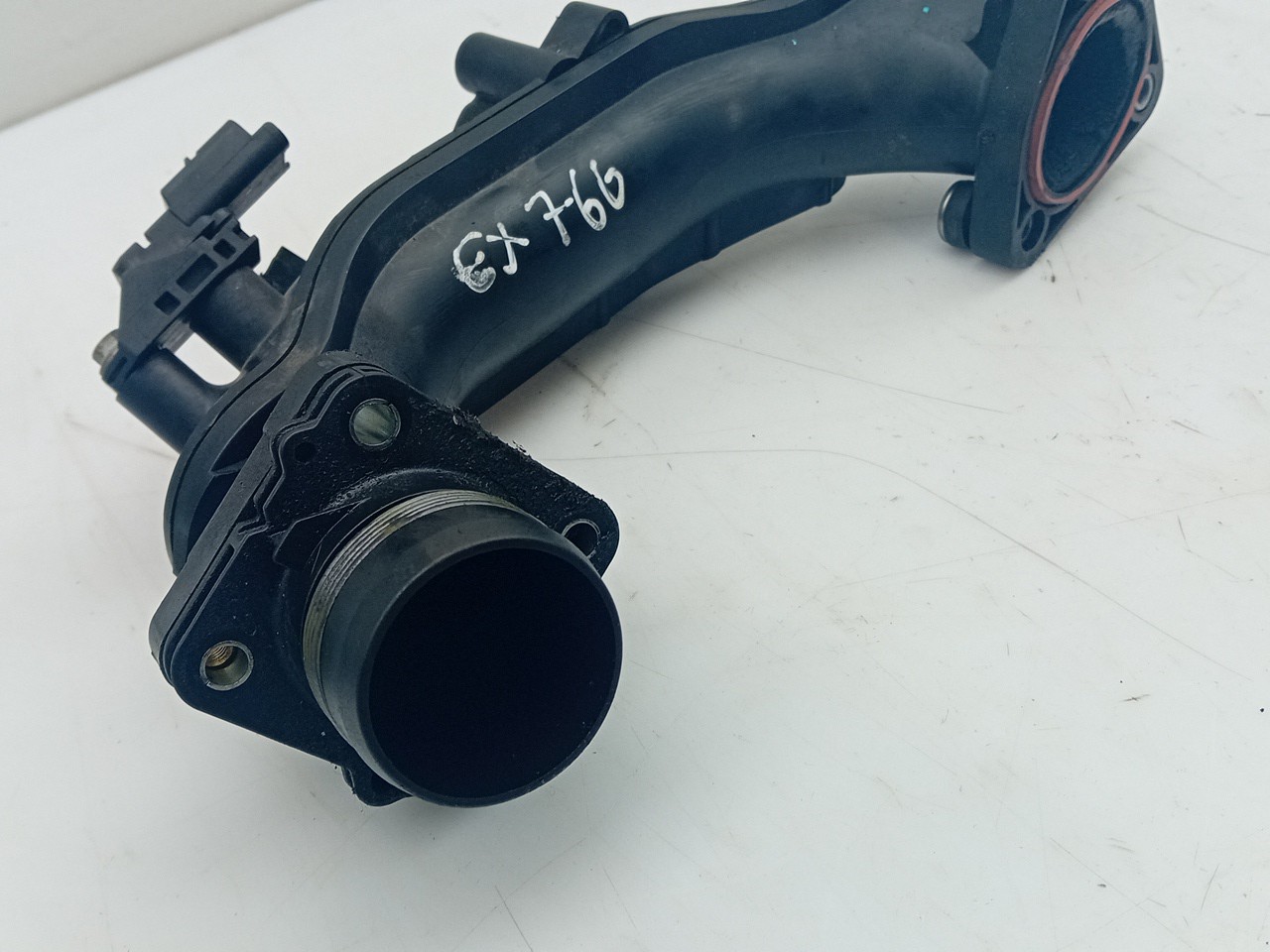 Intercooler pipe VOLVO V40 Hatchback Imagem-1