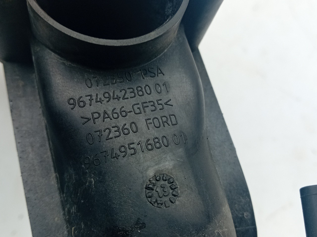 Intercooler pipe VOLVO V40 Hatchback Imagem-3