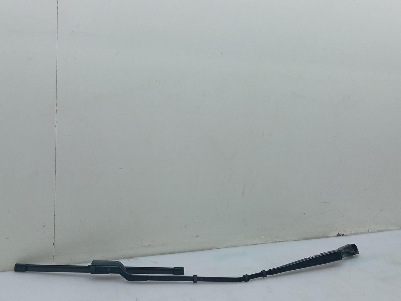 Haste / braço de escova limpa vidros frente direita