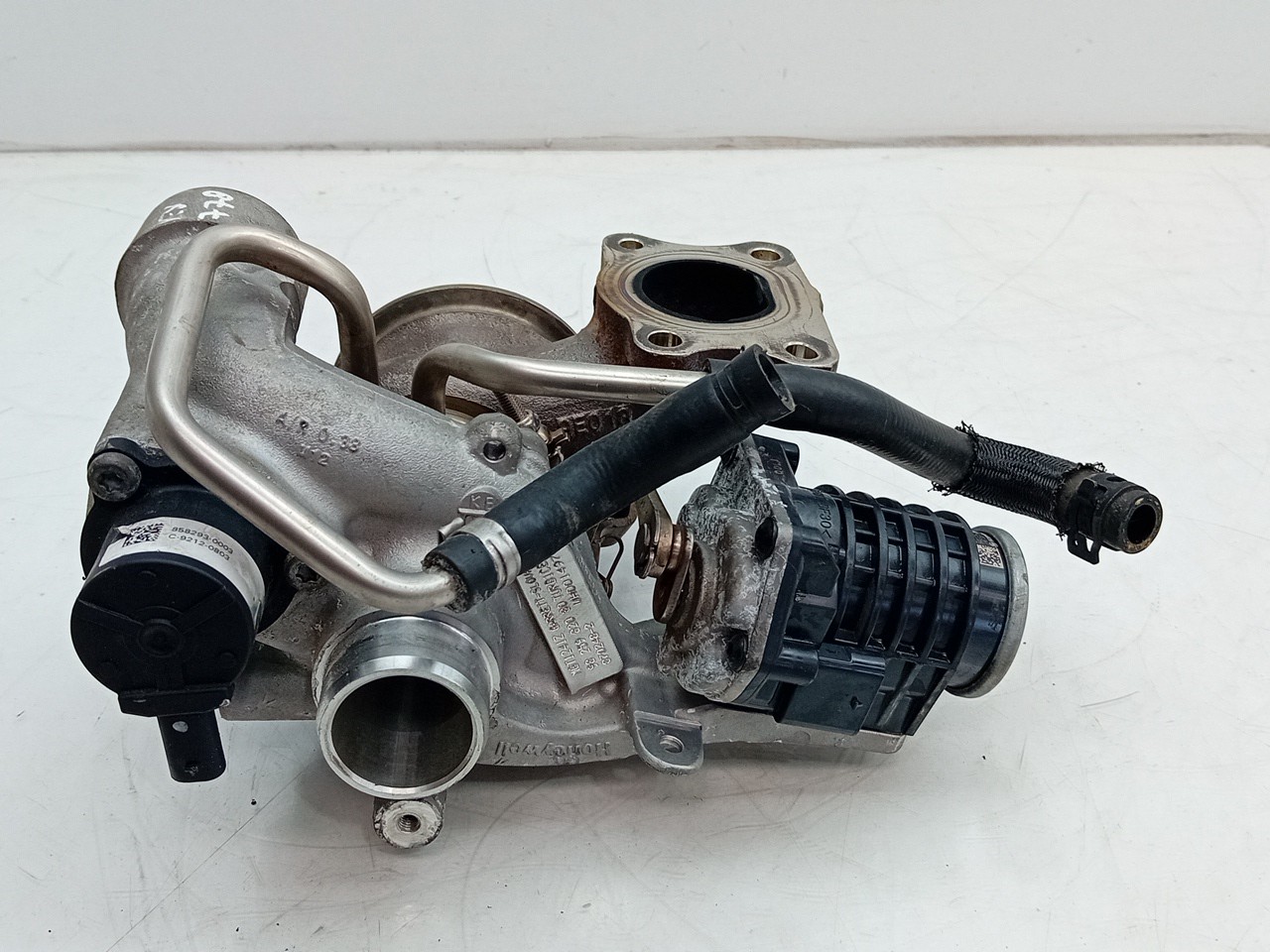 Turbocharger  PEUGEOT 5008 II (M_) Imagem-1
