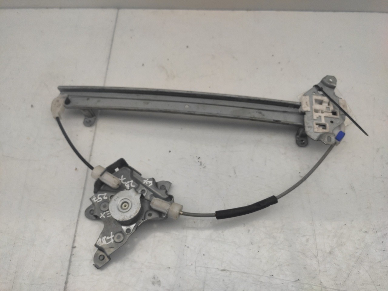 Right front window regulator NISSAN Juke (F15) Imagem-1