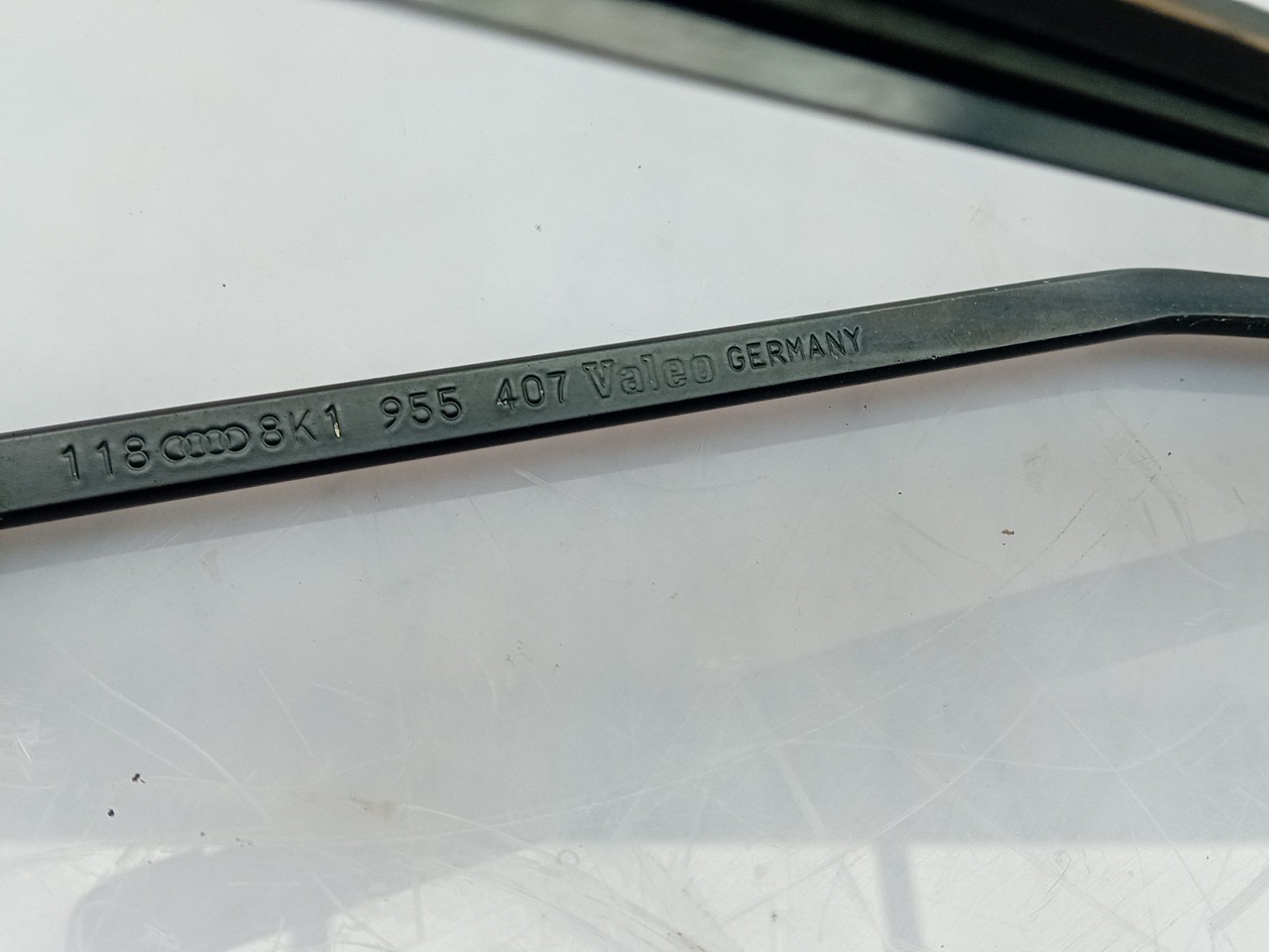 Windscreen wiper arm Left front AUDI A5 (8T3) Imagem-2