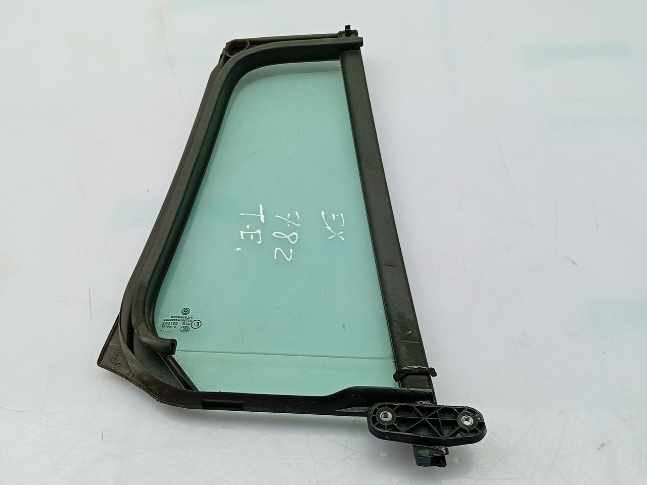 Left rear triangle window VOLKSWAGEN Golf VII Variant (BA5, BV5) Imagem-1